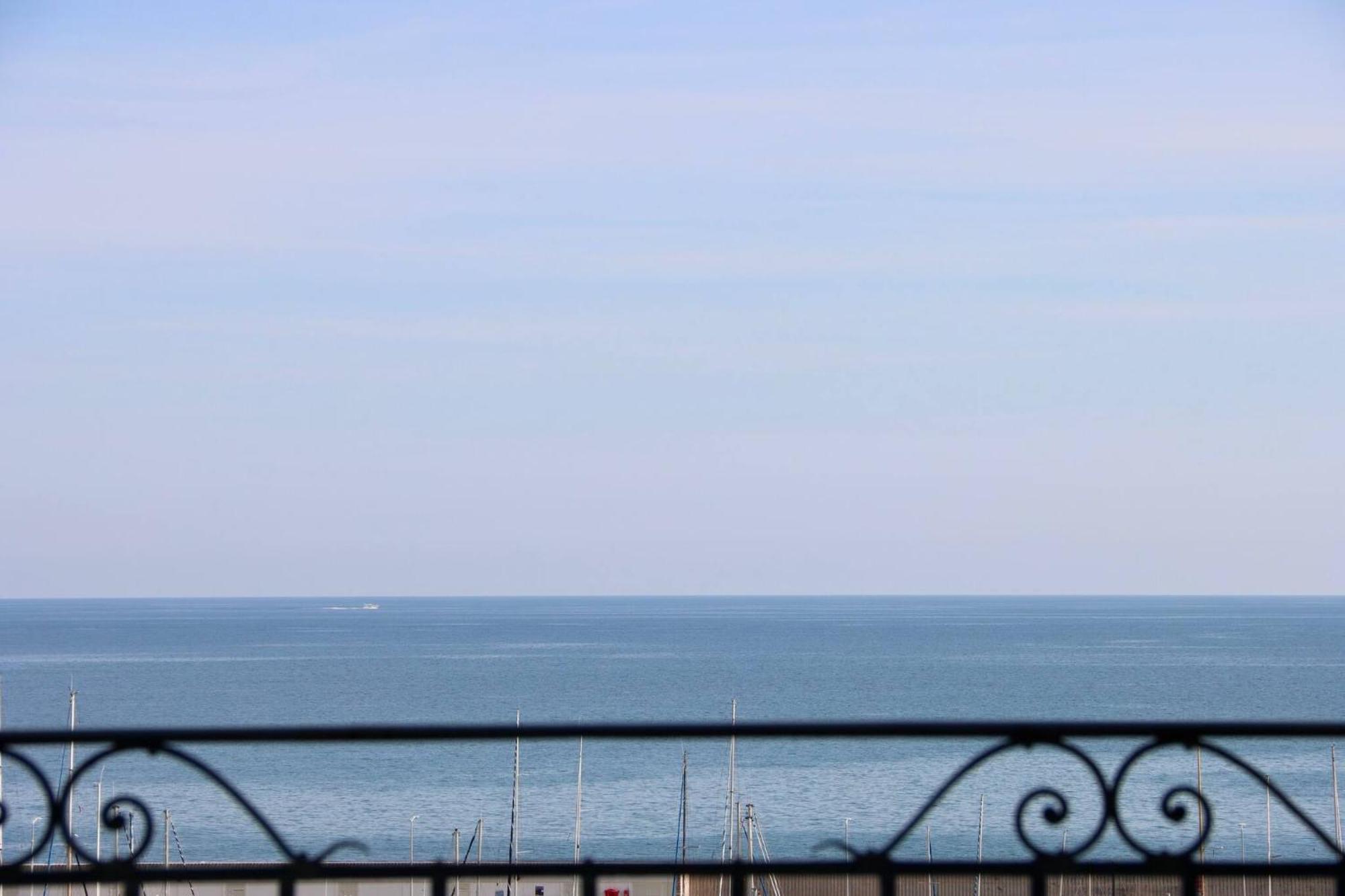"Le Grand Hotel" Prestigieux Et Unique, Vue Mer Menton Exterior foto